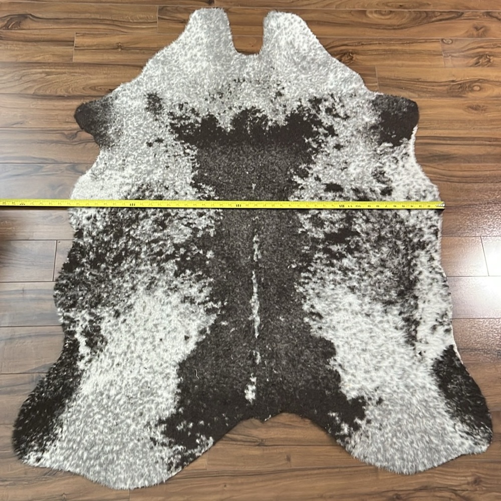 Modern Rug - Picture 4 of 7